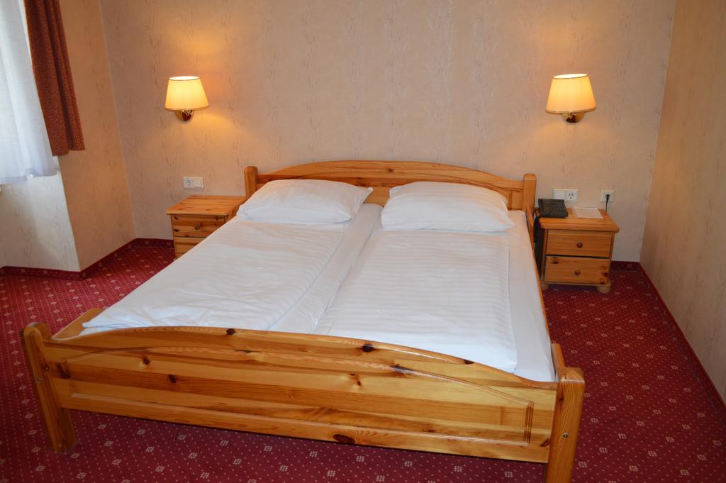 וינה Hotel Pension Walzerstadt מראה חיצוני תמונה