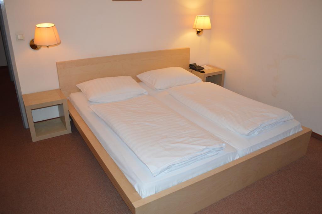 וינה Hotel Pension Walzerstadt חדר תמונה