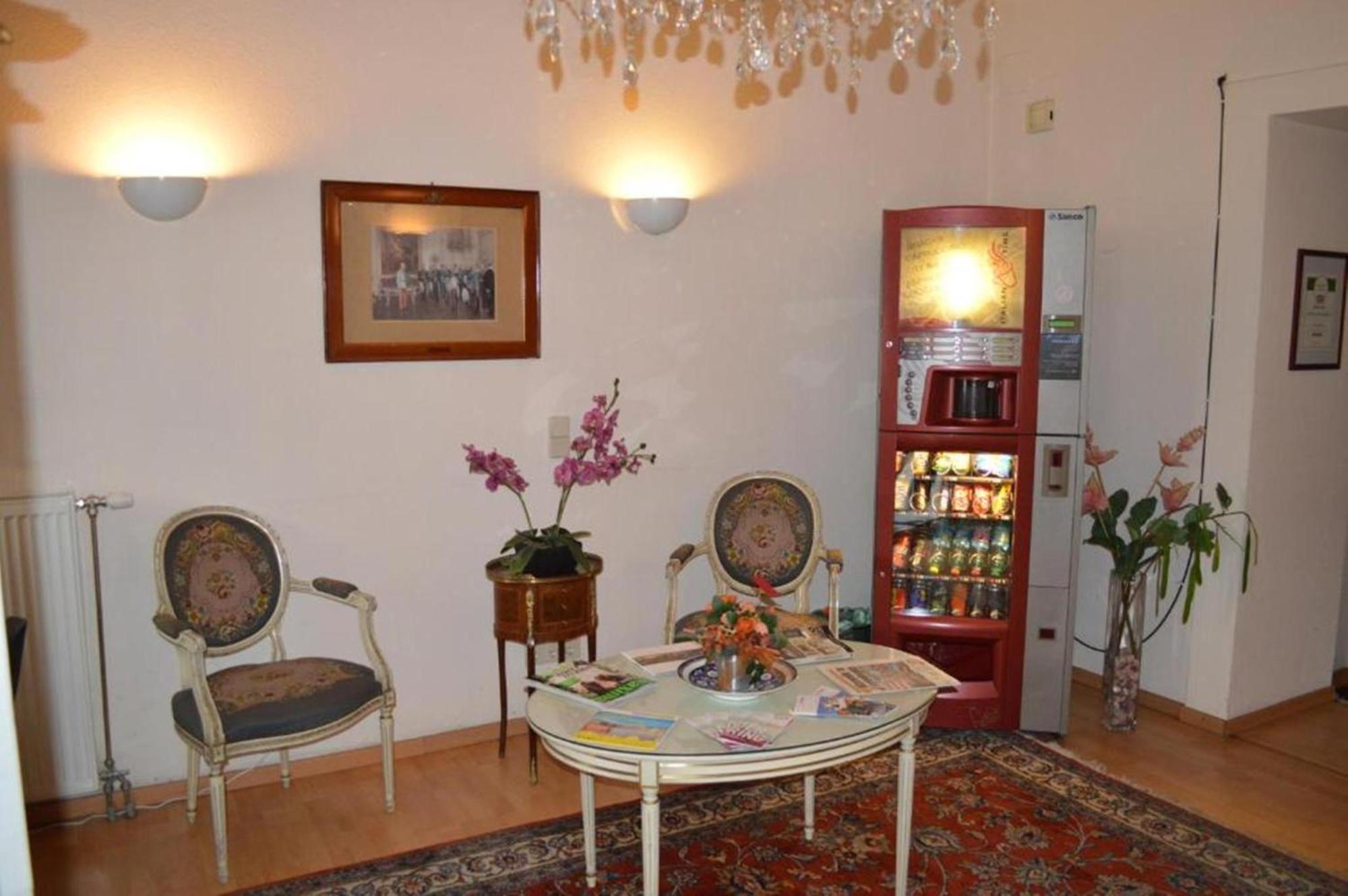 וינה Hotel Pension Walzerstadt מראה חיצוני תמונה