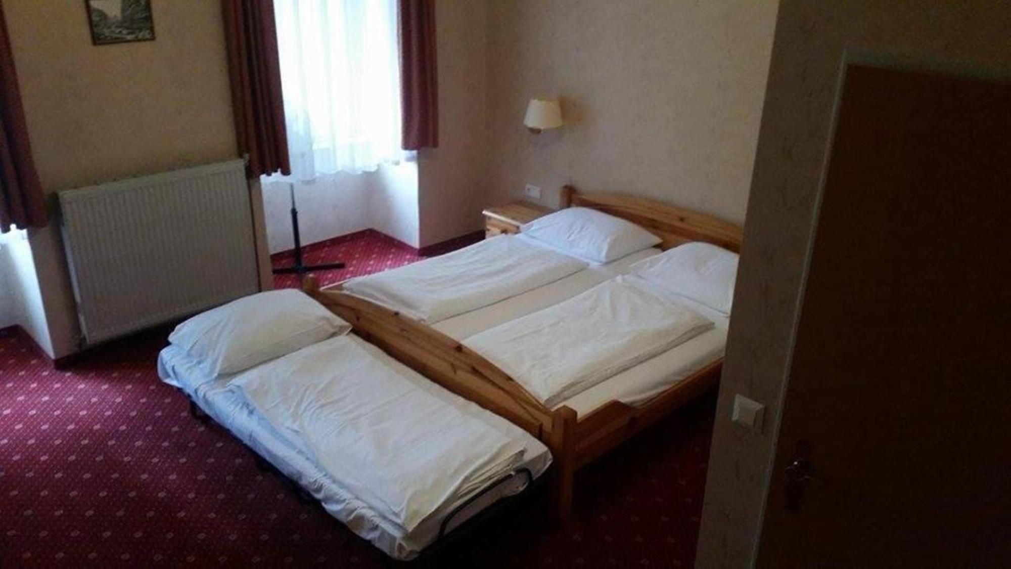 וינה Hotel Pension Walzerstadt מראה חיצוני תמונה